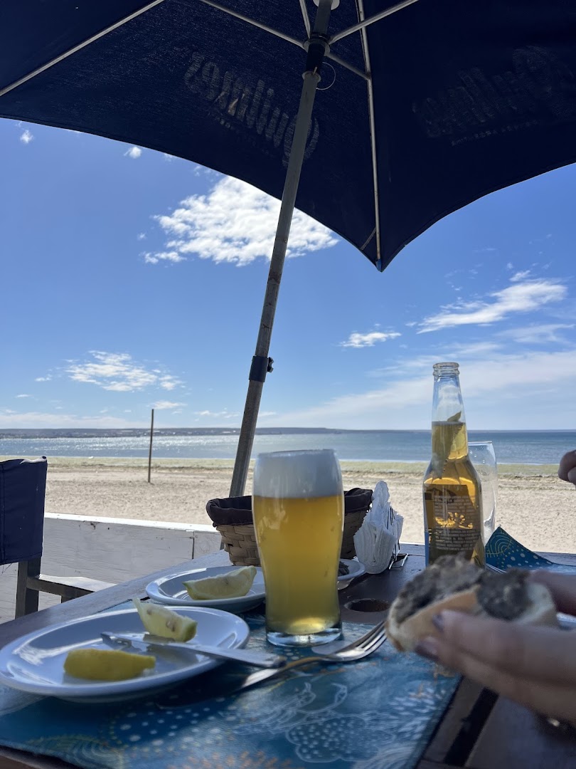 Abelino: inviting atmosphere with beach view
