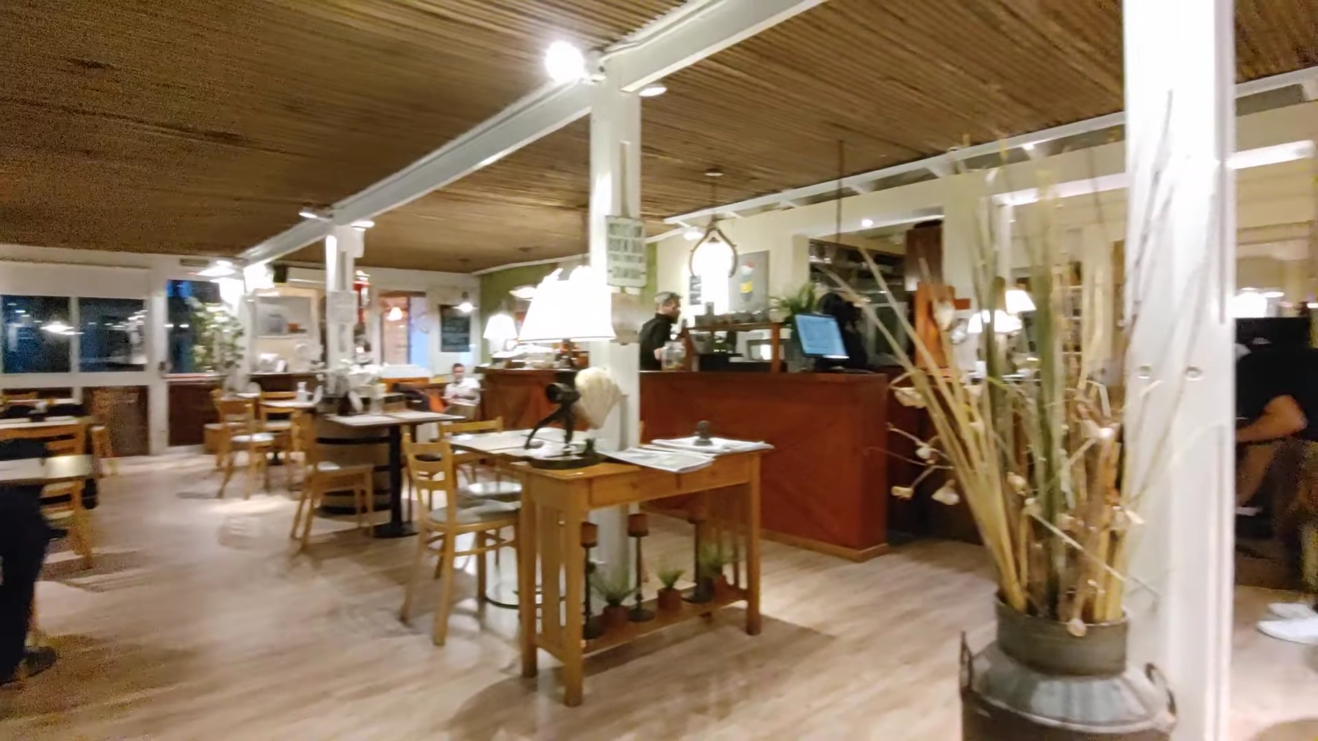 Coral Resto: clear view of restaurant interior