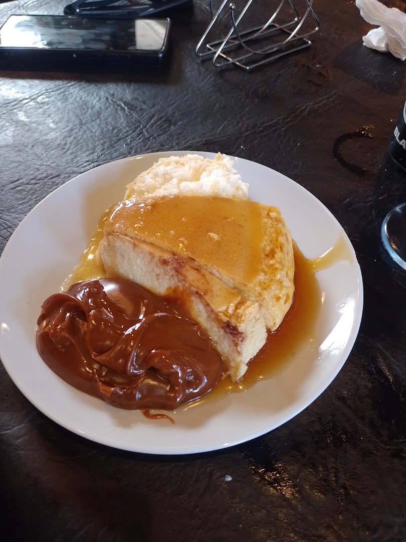 1852 Bodegón de Sabores: appetizing photo of restaurant dessert