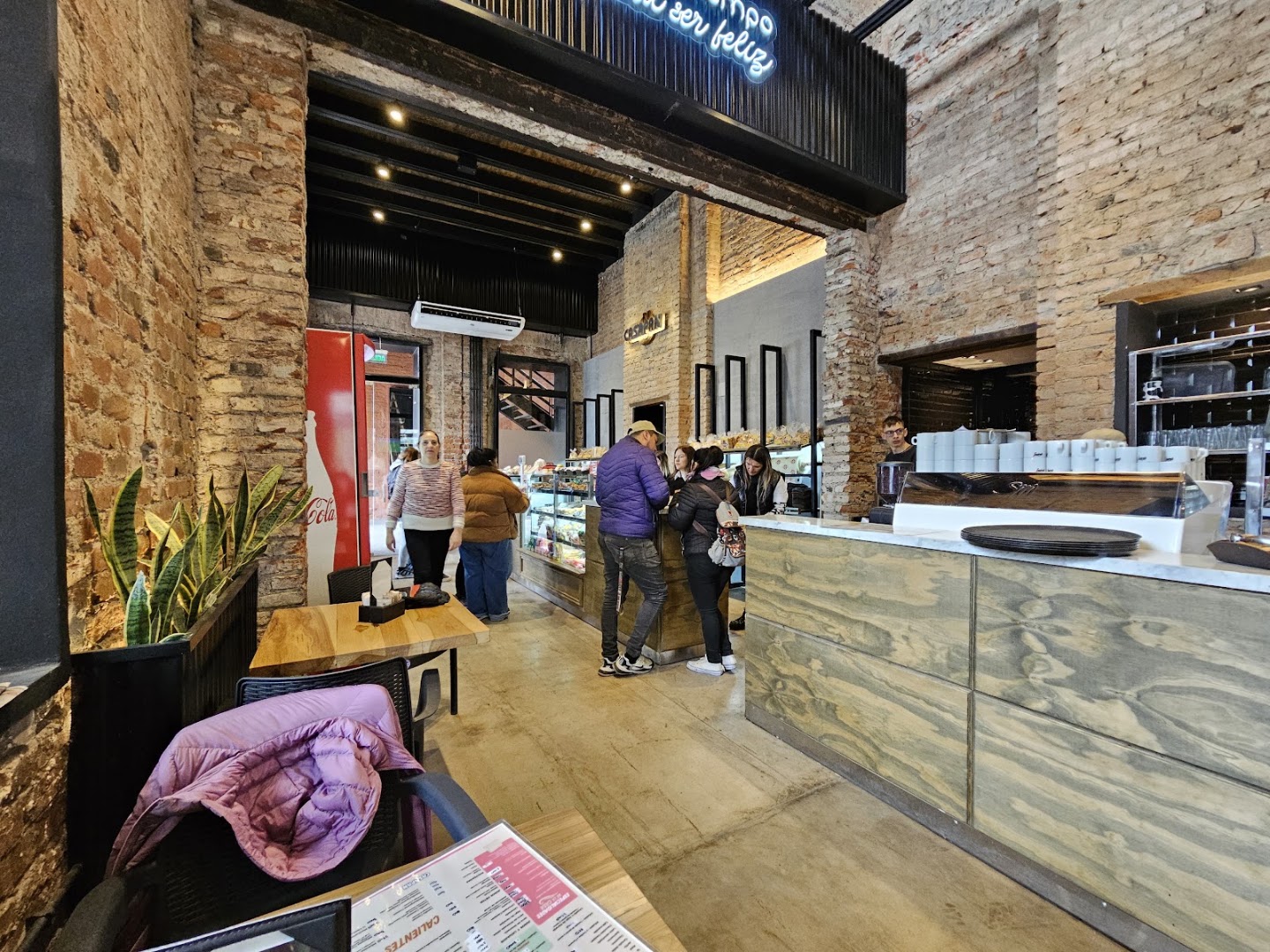 El Provincial: venue atmosphere and interior