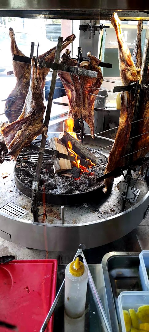 Casimiro Biguá: appetizing display of traditional cooking