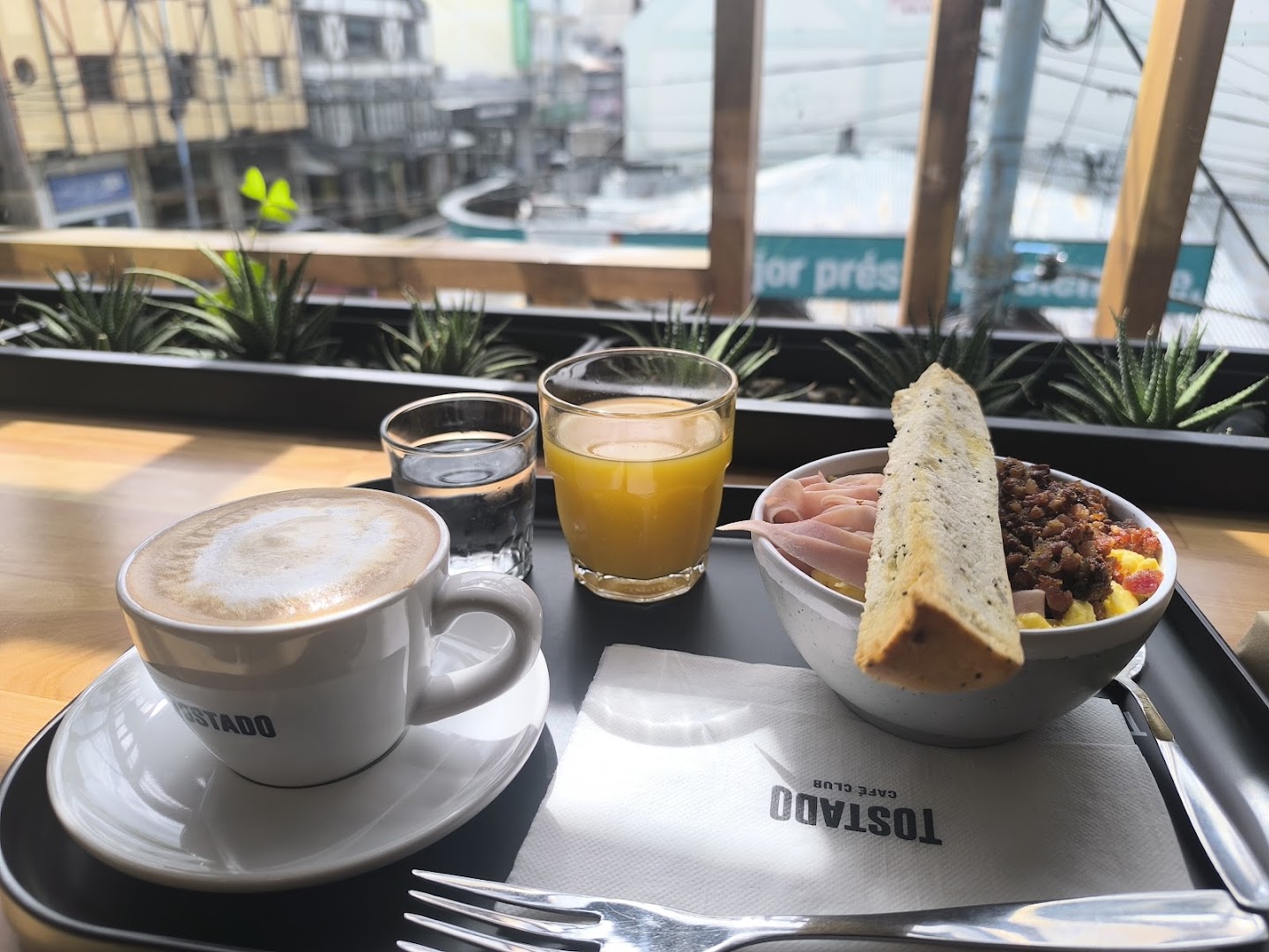 Tostado: appetizing food and drink presentation