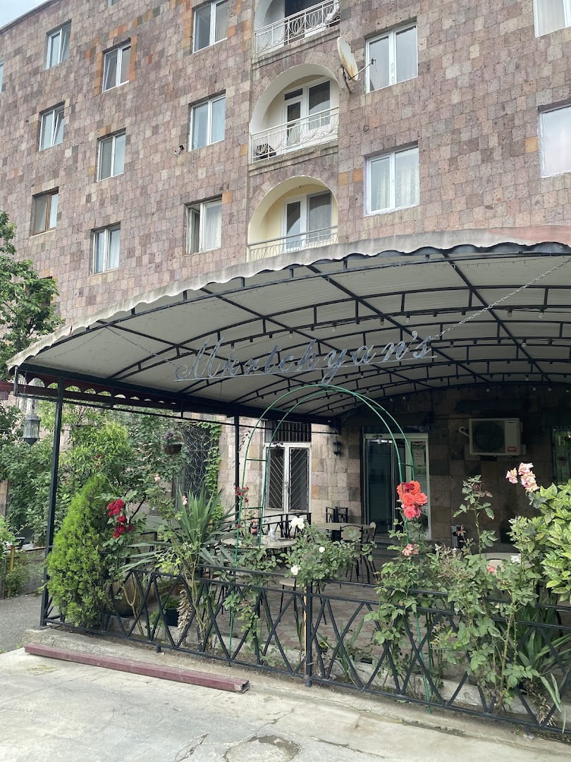 Mkrtchyan's Cafe: clear exterior view of restaurant