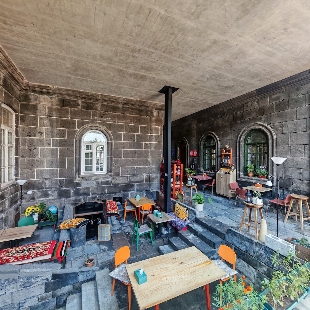 Miro: attractive and clear venue atmosphere