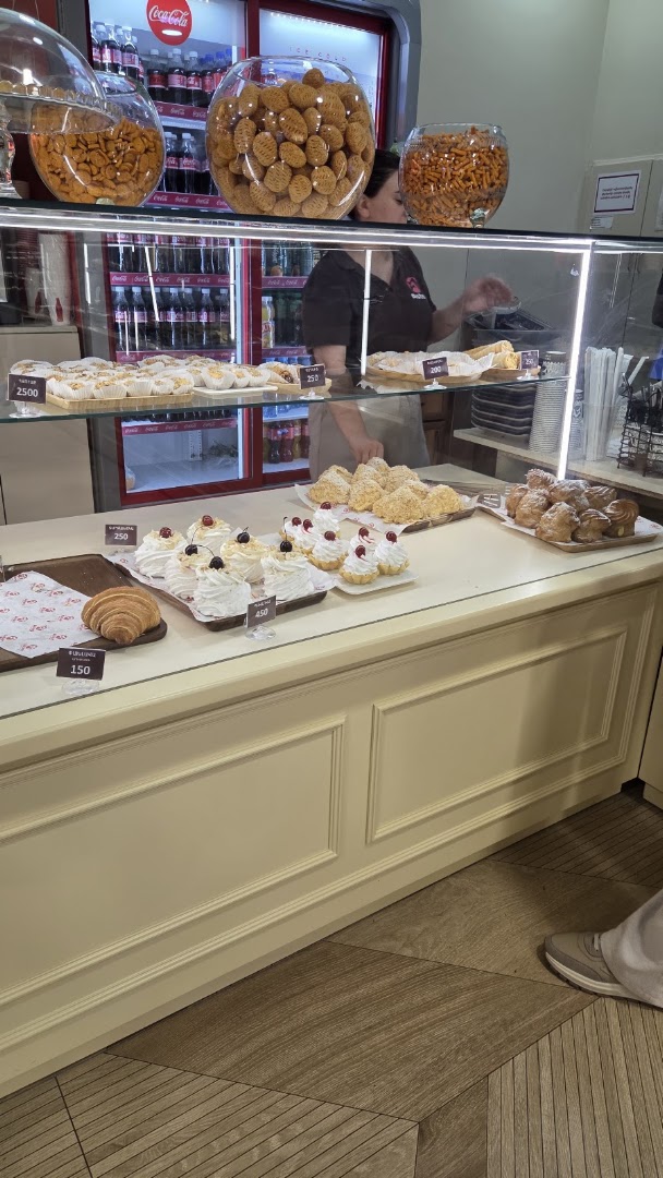 Asteri Greek Bakery: clear display of bakery products