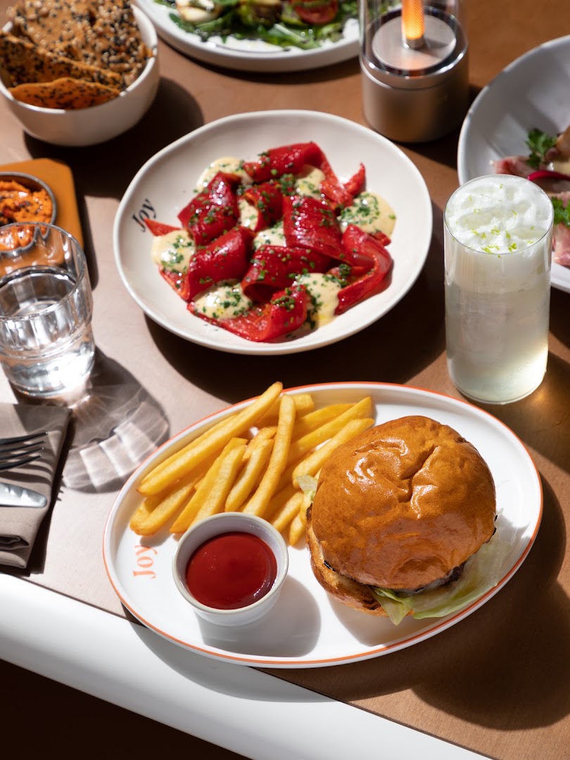 Joy Cafe: high quality, appetizing food photography
