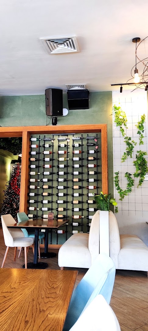 Panorama Restaurant Vanadzor: attractive interior with wine display