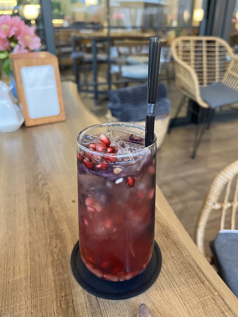 Salori Restaurant: appealing photo of restaurant drink