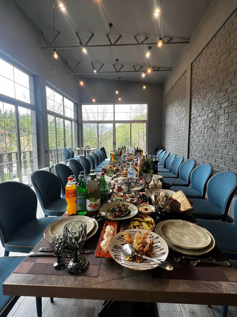 VAN Restaurant & Hotel: inviting atmosphere and well-presented food