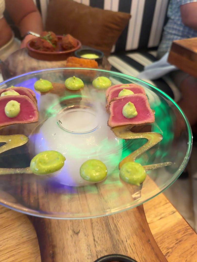 Club Margot: appetizing food presentation