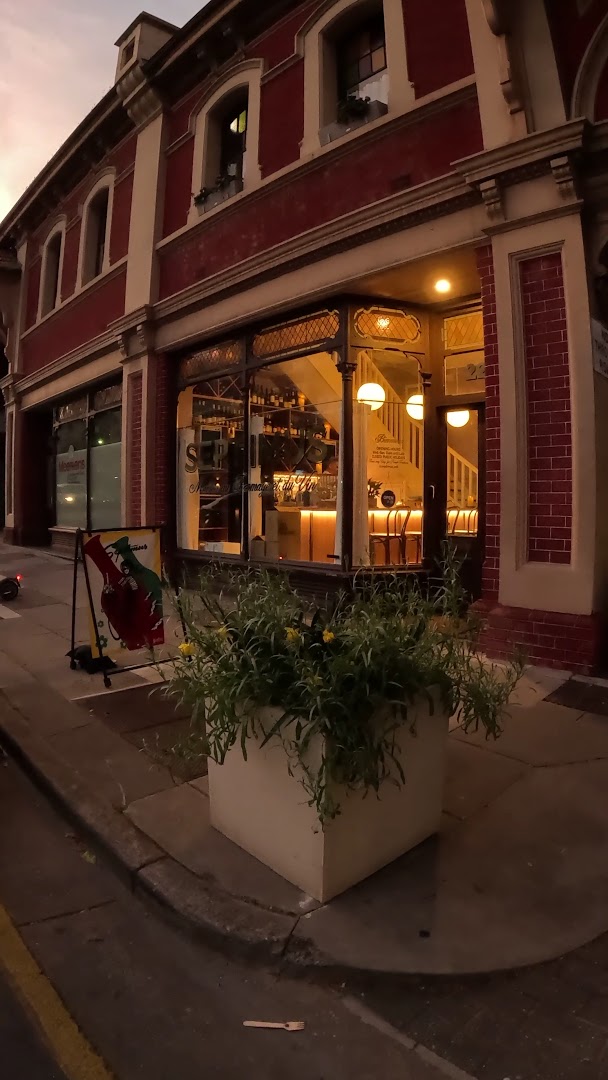 BAR SEPTIMUS: attractive exterior shot of venue