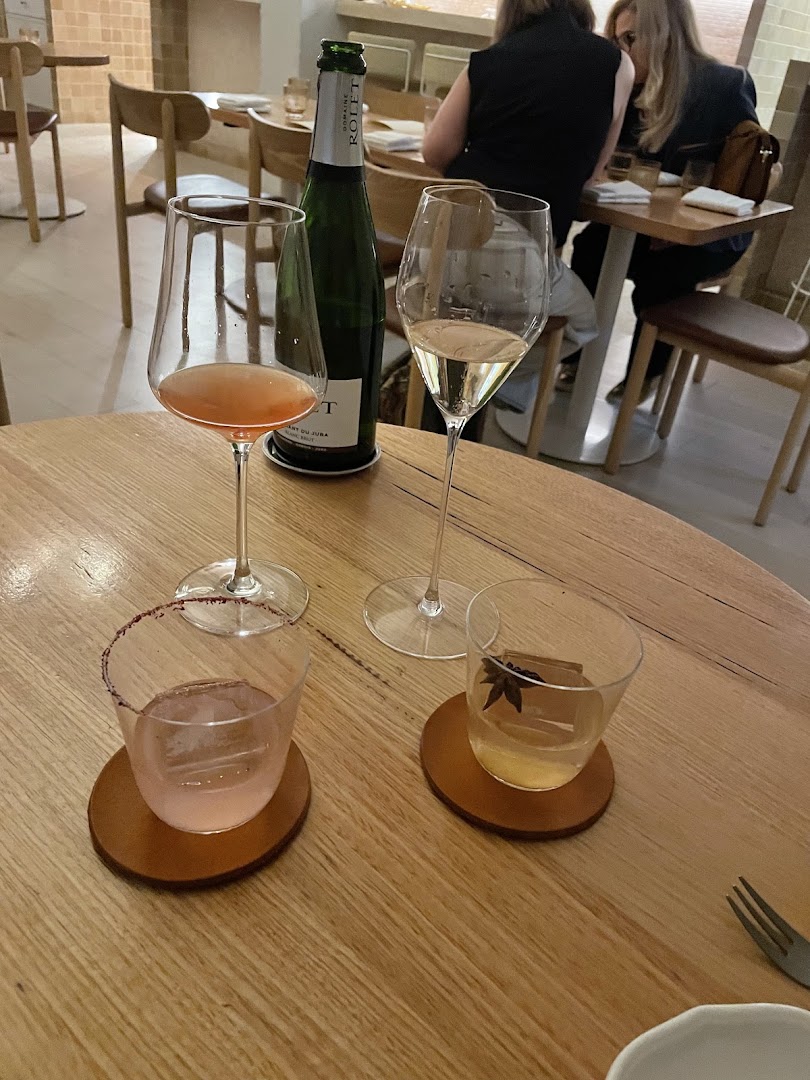 Esmay: appealing shot of restaurant drinks