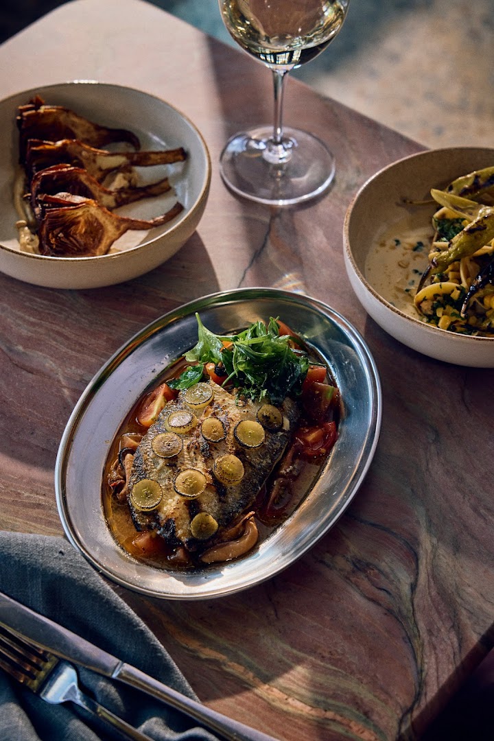 Lola's Wine Bar: high quality professional food photography