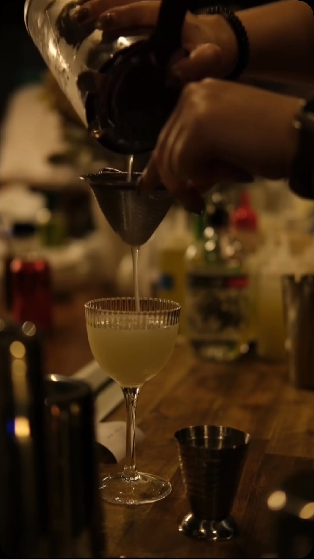 Bar Cooper's: high quality cocktail preparation shot
