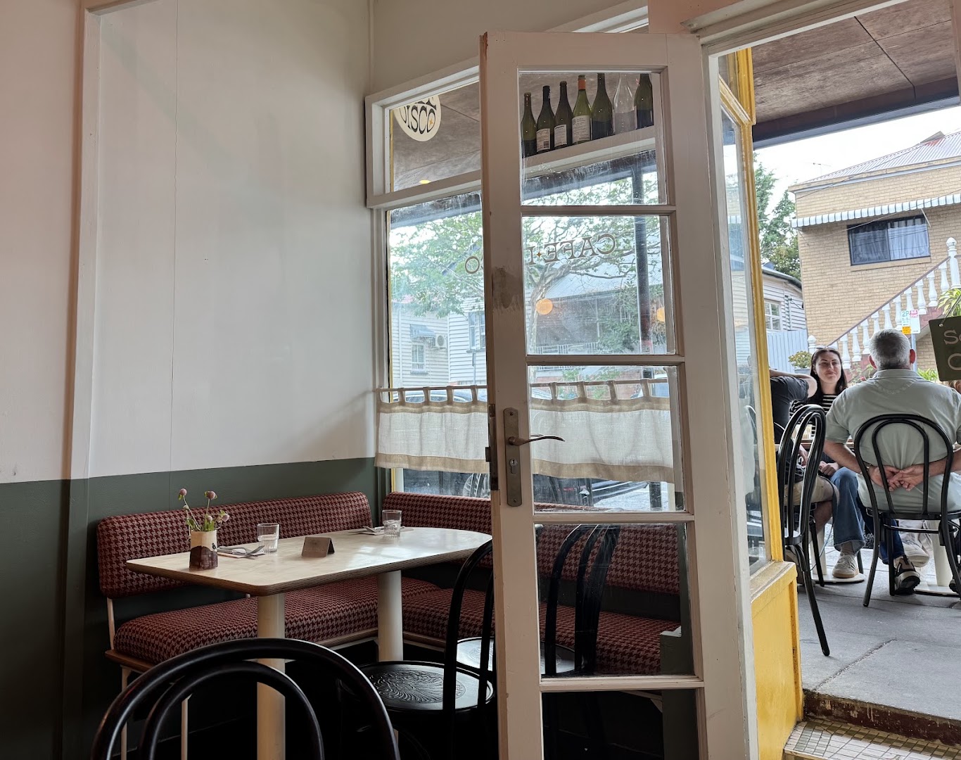 Cafe Disco: inviting atmosphere and clear view