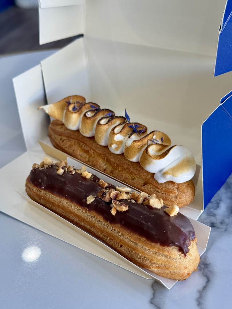 Eclair at the Bay: appetizing, high-quality food photography