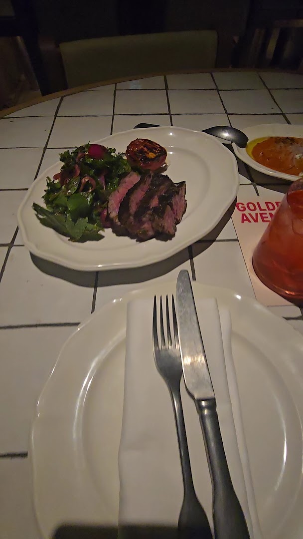 Golden Avenue: appetizing food photo with branding