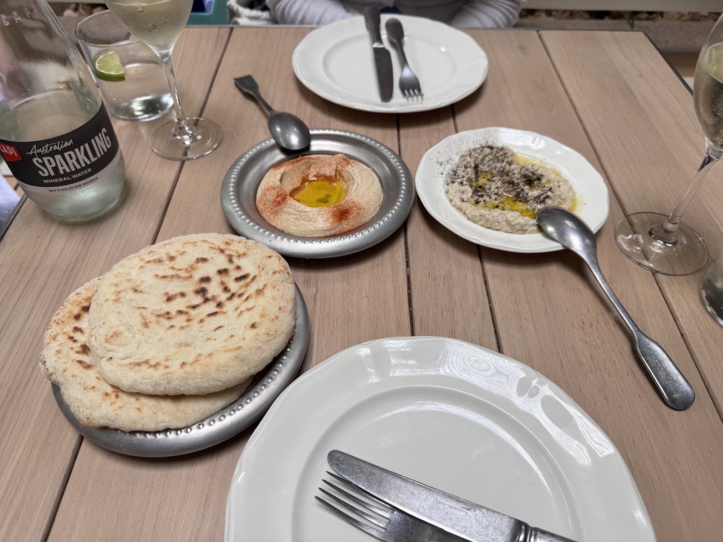 Golden Avenue: appetizing food presentation