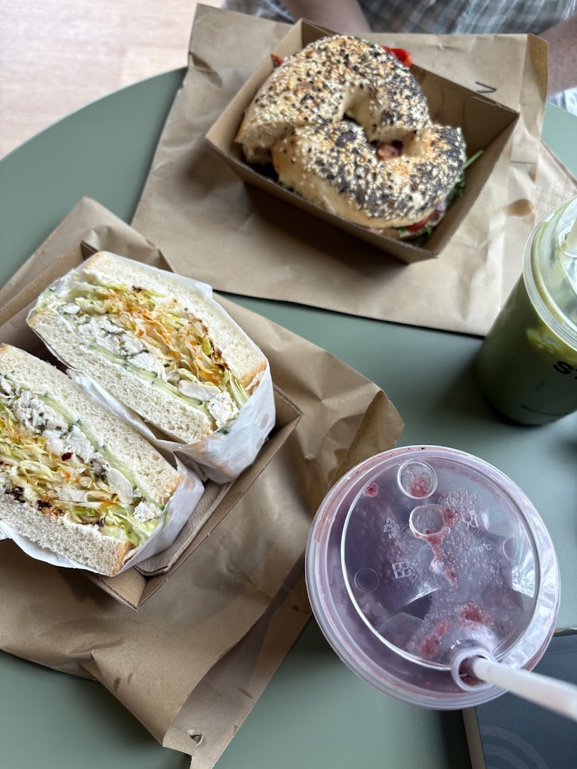 Jane's Deli: appetizing photo of deli food