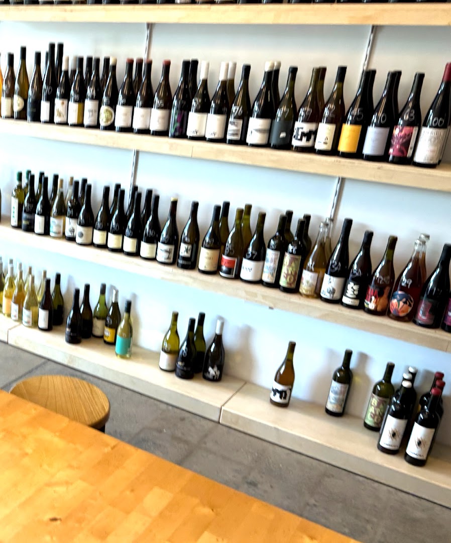 L.P.O.: clear display of wine selection