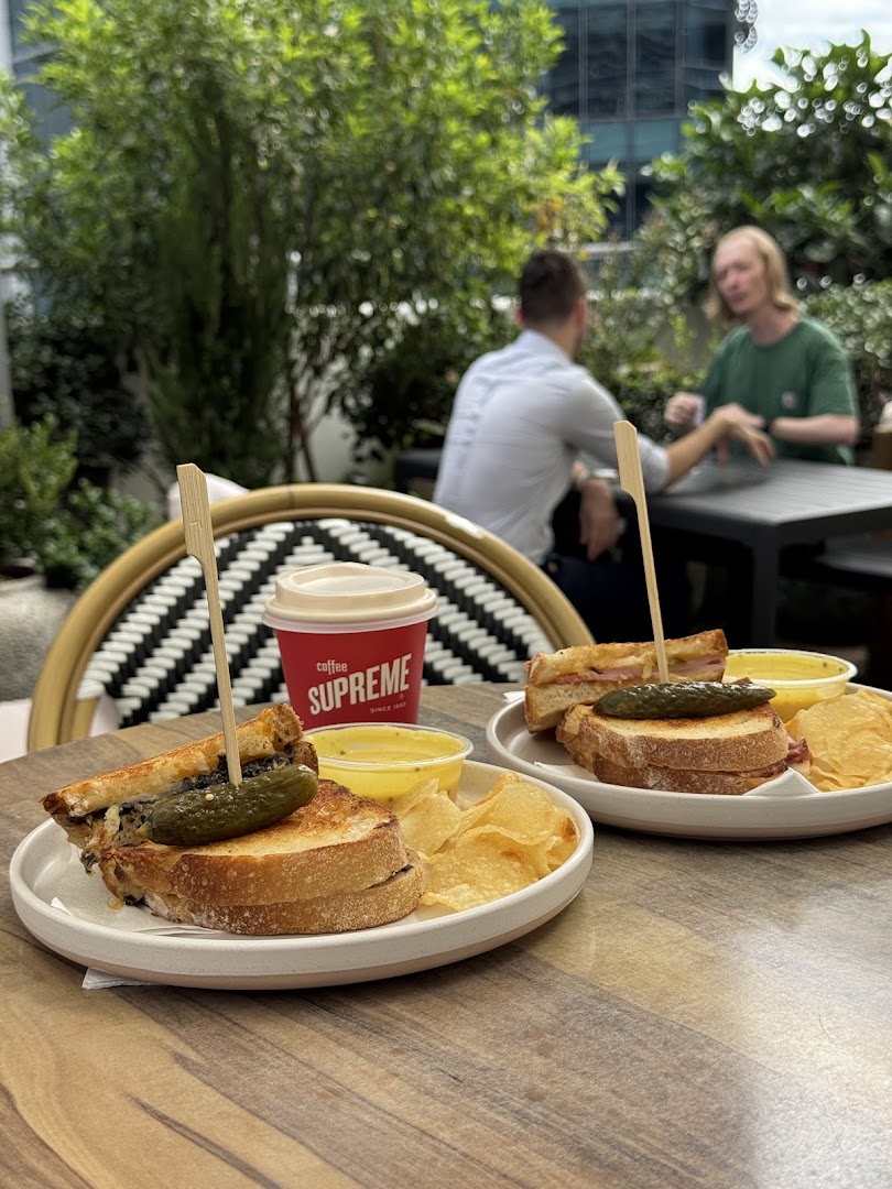 Raise Rooftop: appetizing food and venue atmosphere