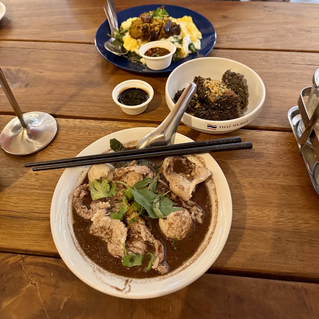 So What Stereo: appetizing photo of served food