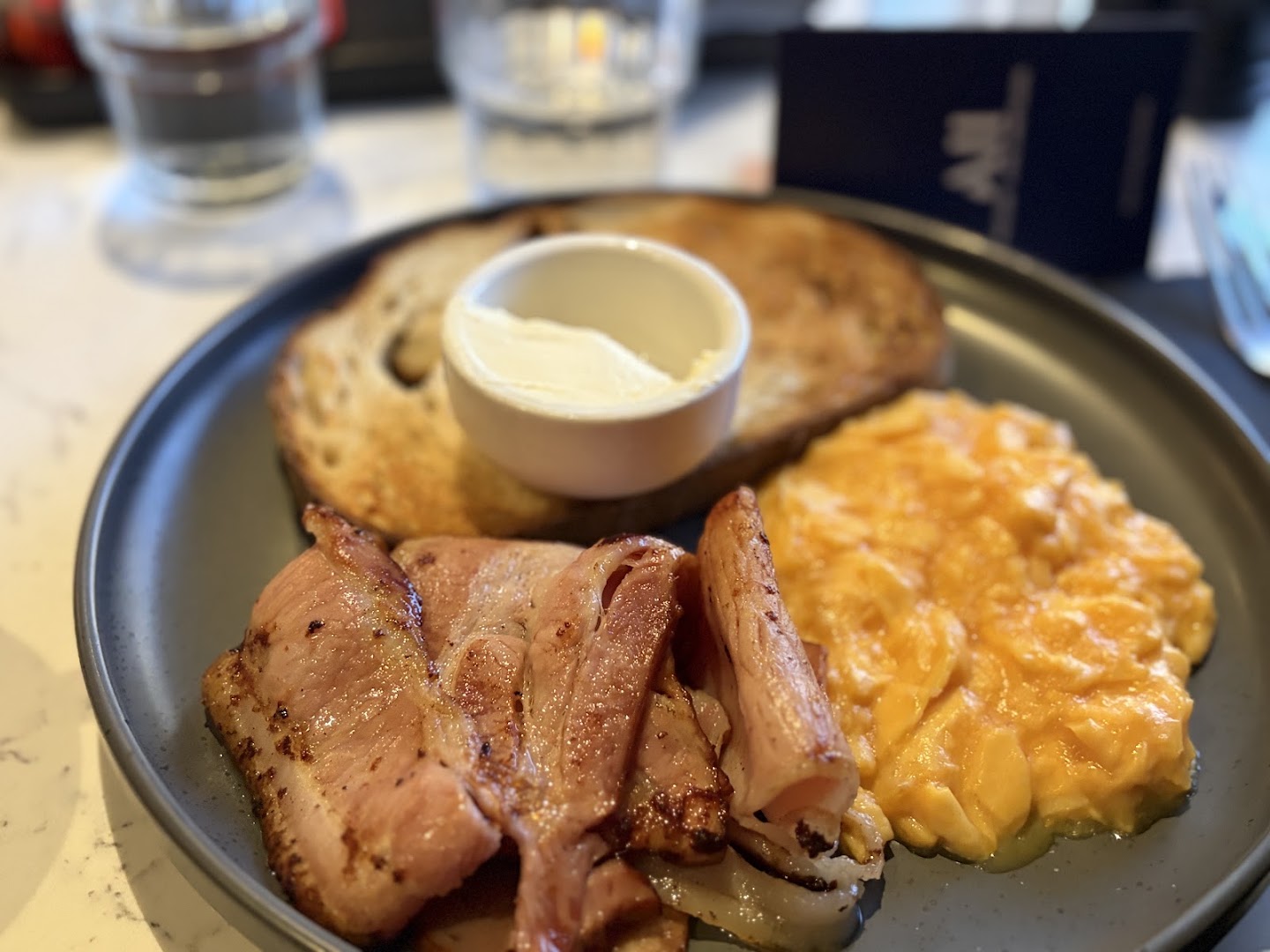 Clover Dining: appetizing, high-quality food photography