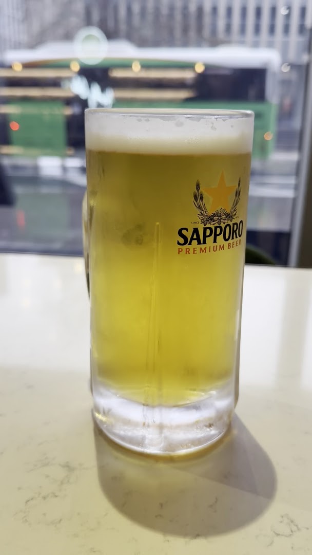Clover Dining: clear photo of served drink