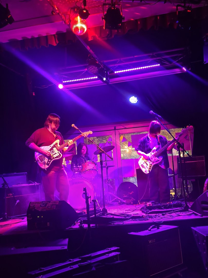 Dissent Cafe and Bar: live music venue atmosphere