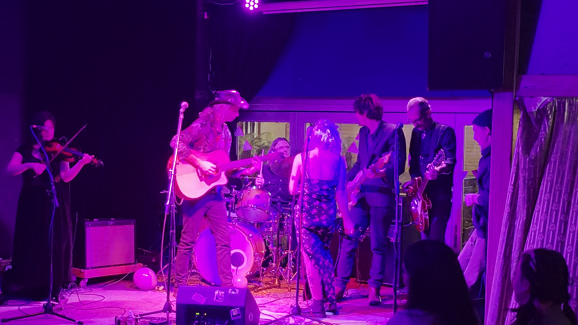 Dissent Cafe and Bar: live music venue atmosphere