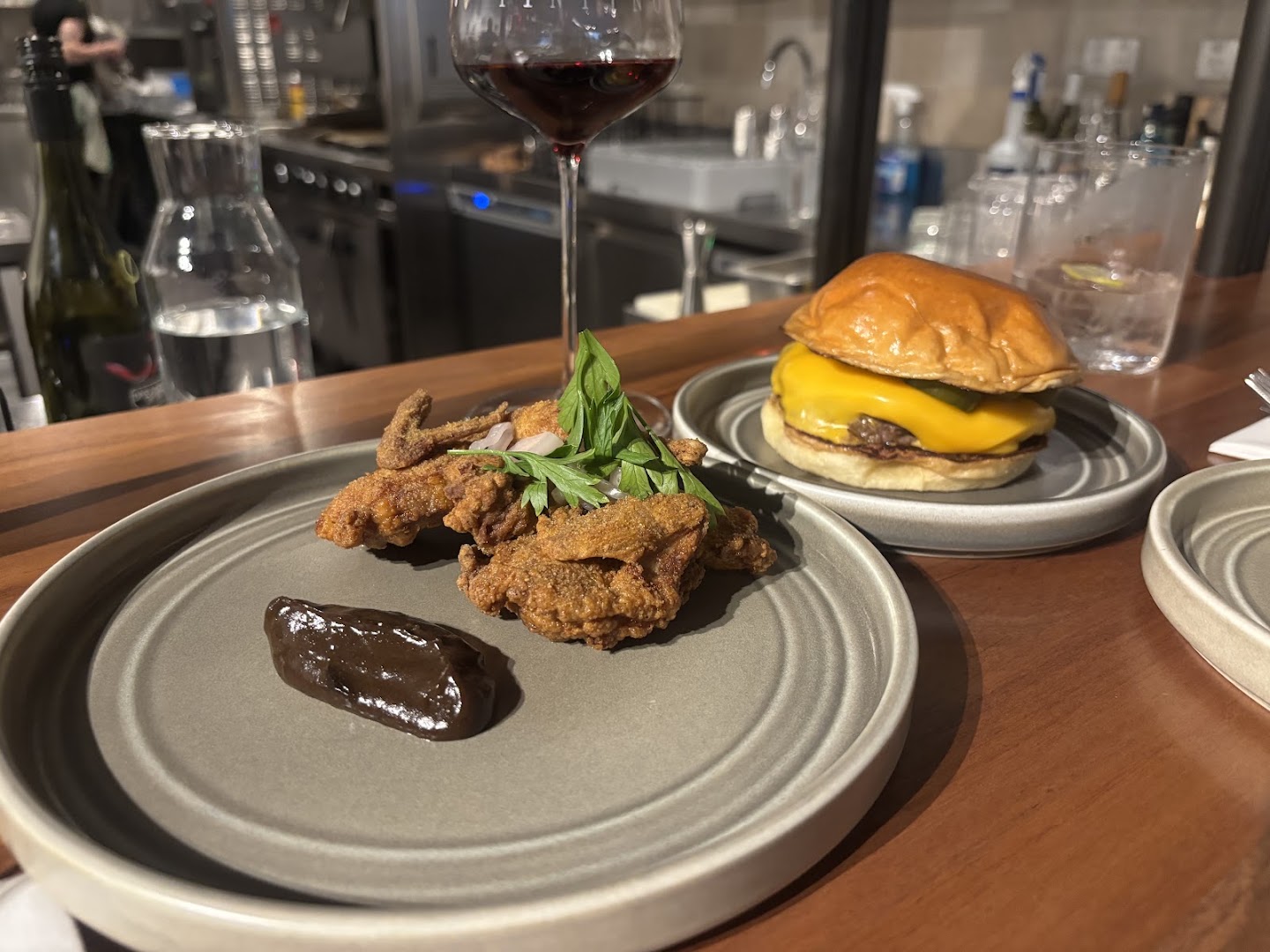 Tintino: appetizing food and drink presentation