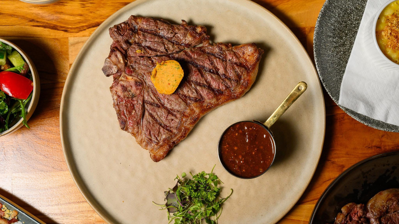 Beef & Bar Restaurant: high quality appetizing food photo