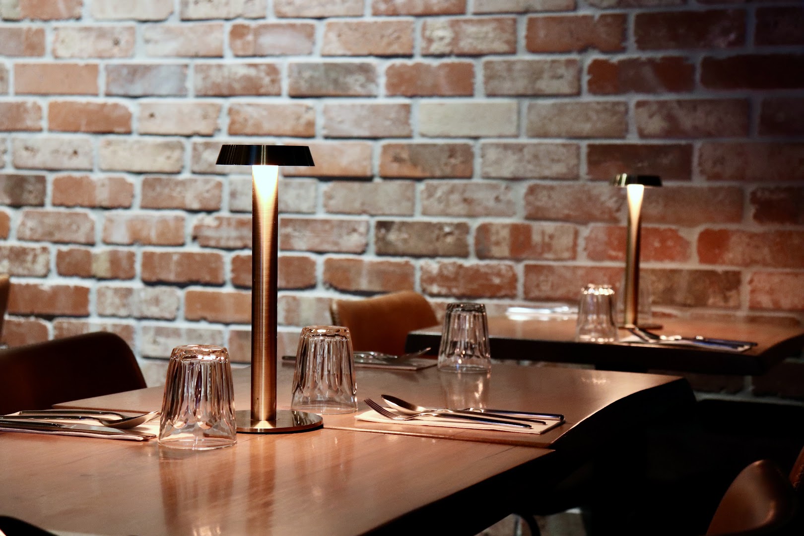 Amaranta: professional atmosphere and lighting