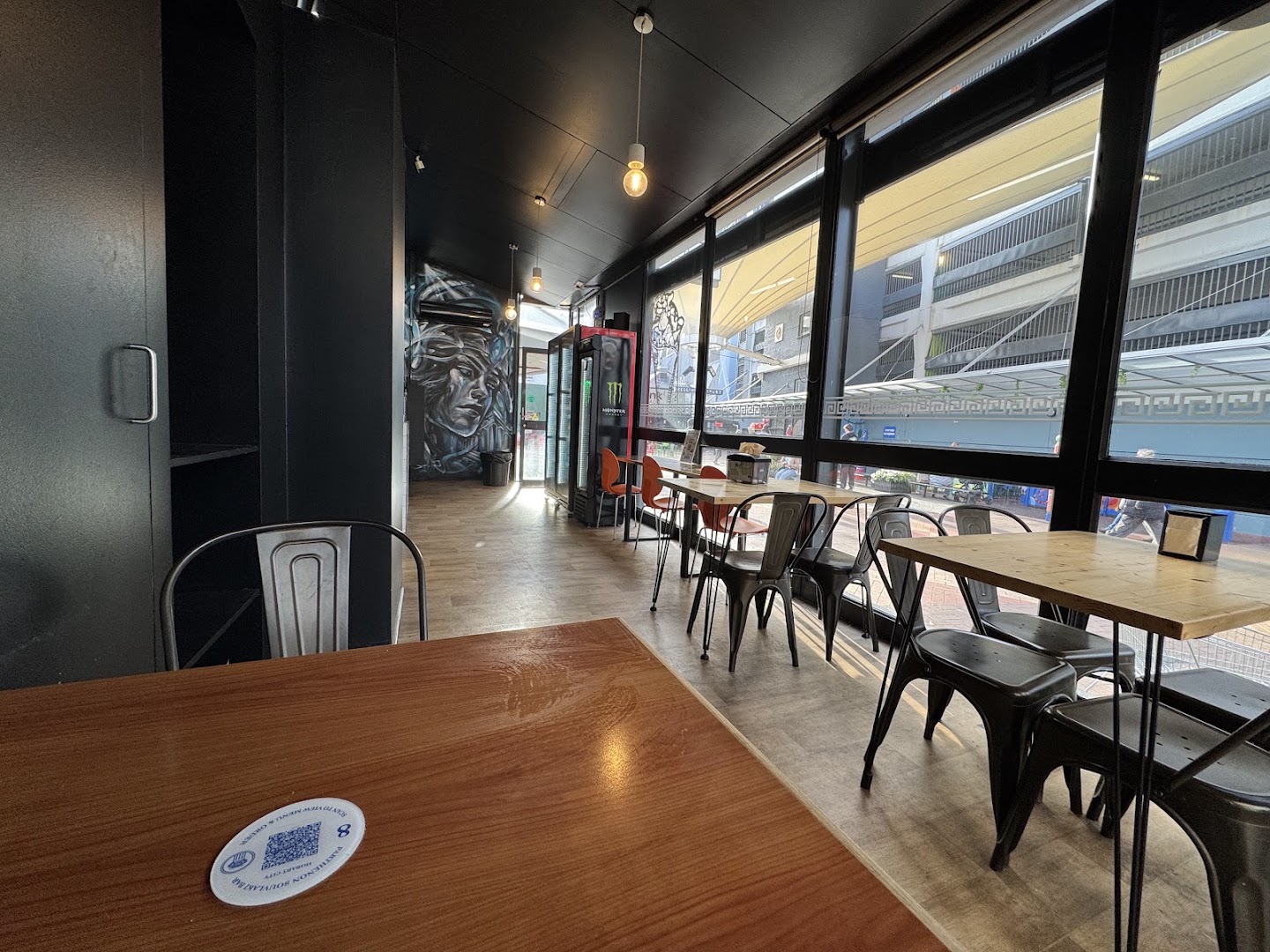 Parthenon Souvlaki Bar: clear, inviting restaurant interior shot