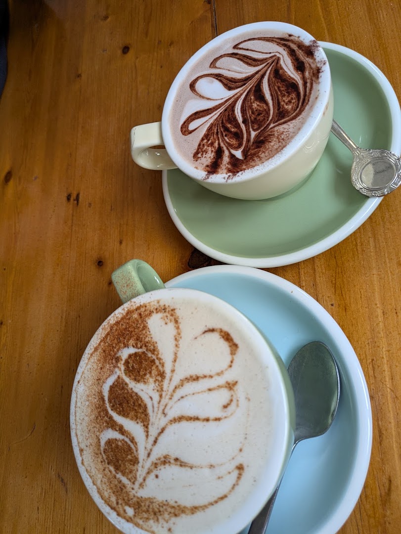 The Parcel Cafe: appetizing, high-quality coffee presentation