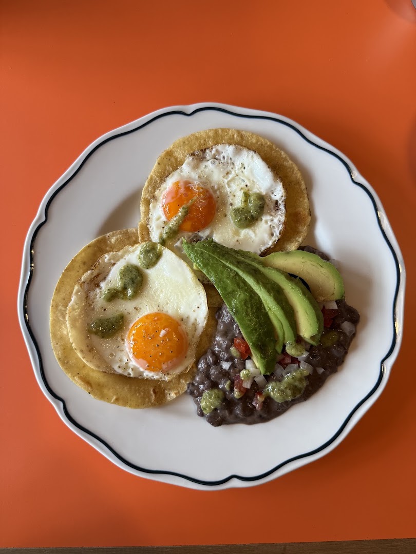 Aftermath Diner: appetizing, high-quality food photo