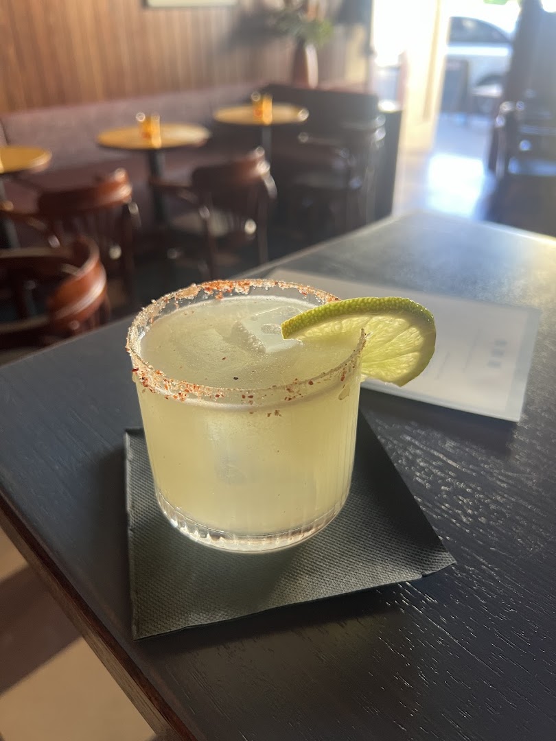 Jacket Bar: appealing, high-quality cocktail photo