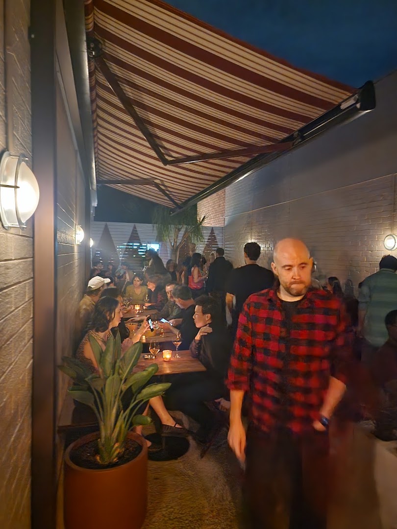 Jacket Bar: lively bar atmosphere well