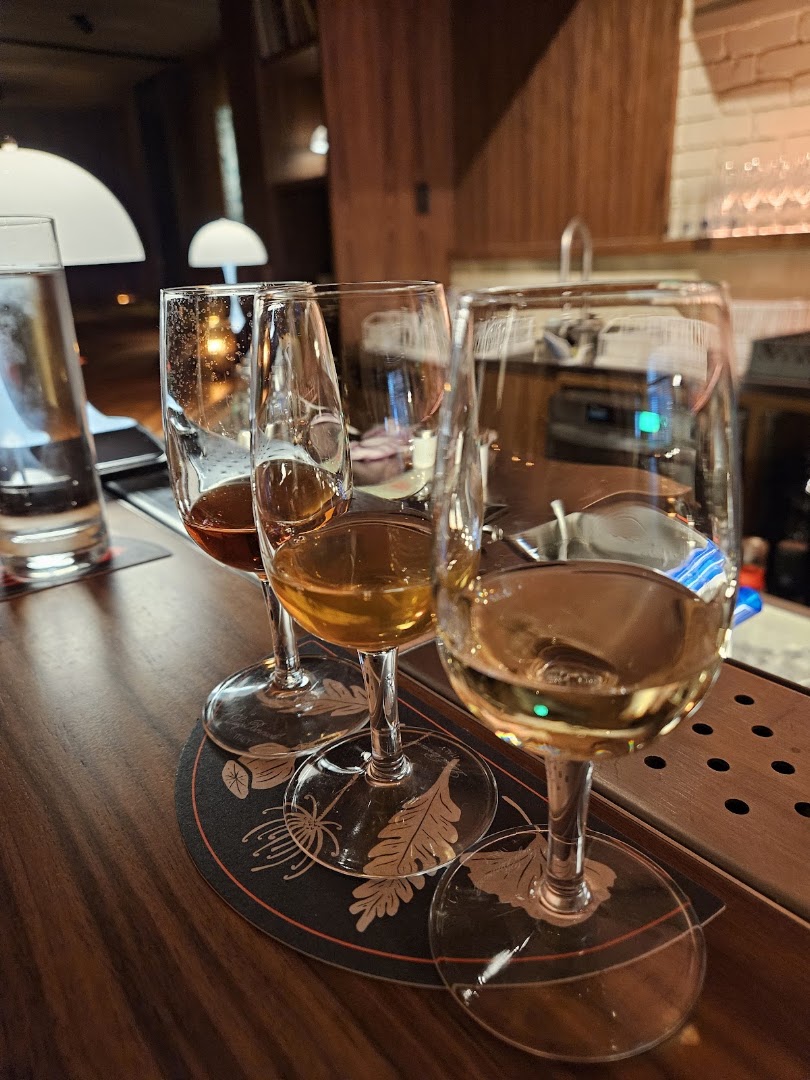 Three Horses: high quality drink presentation