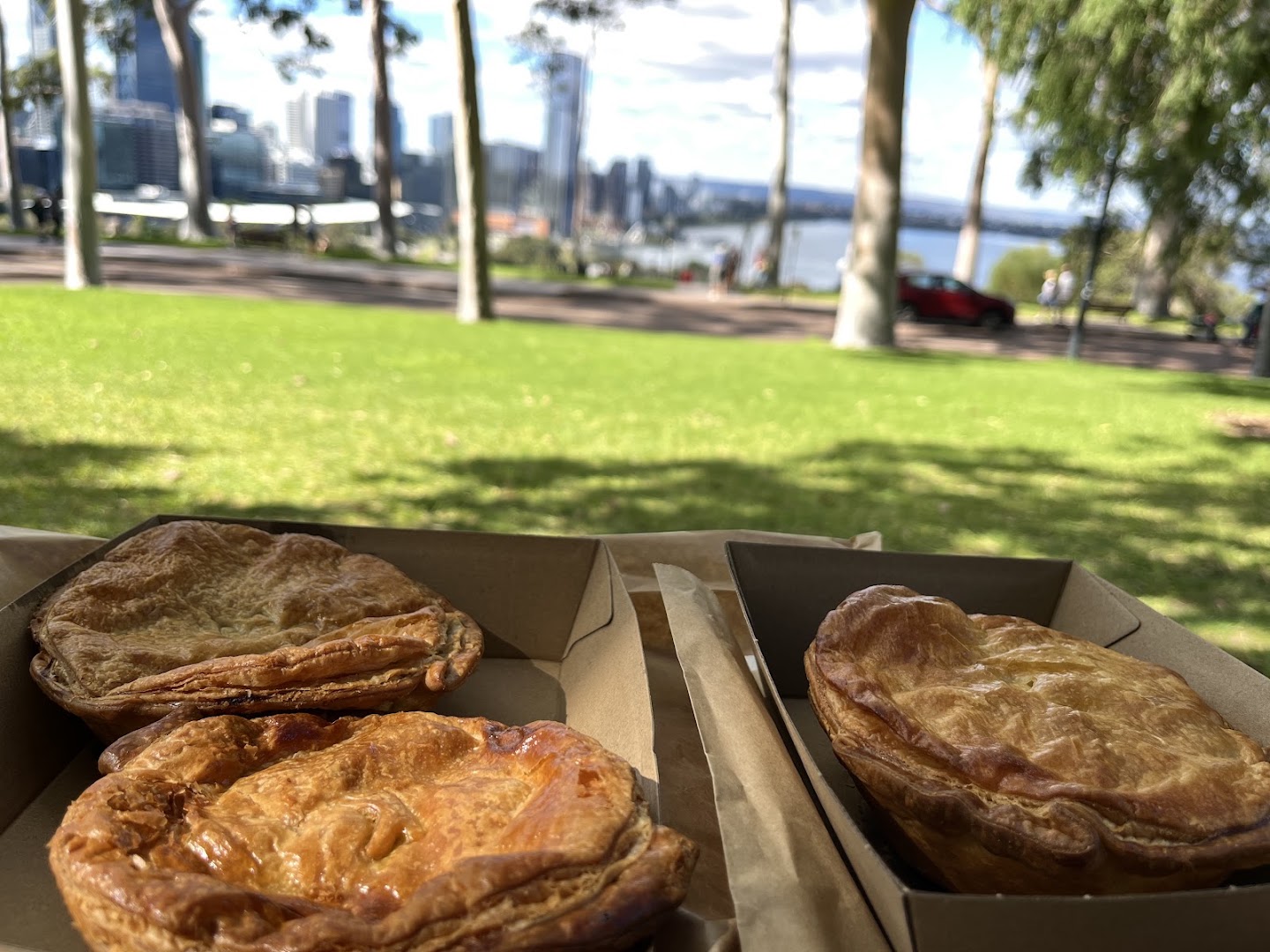 Angelwood: appetizing food with scenic view