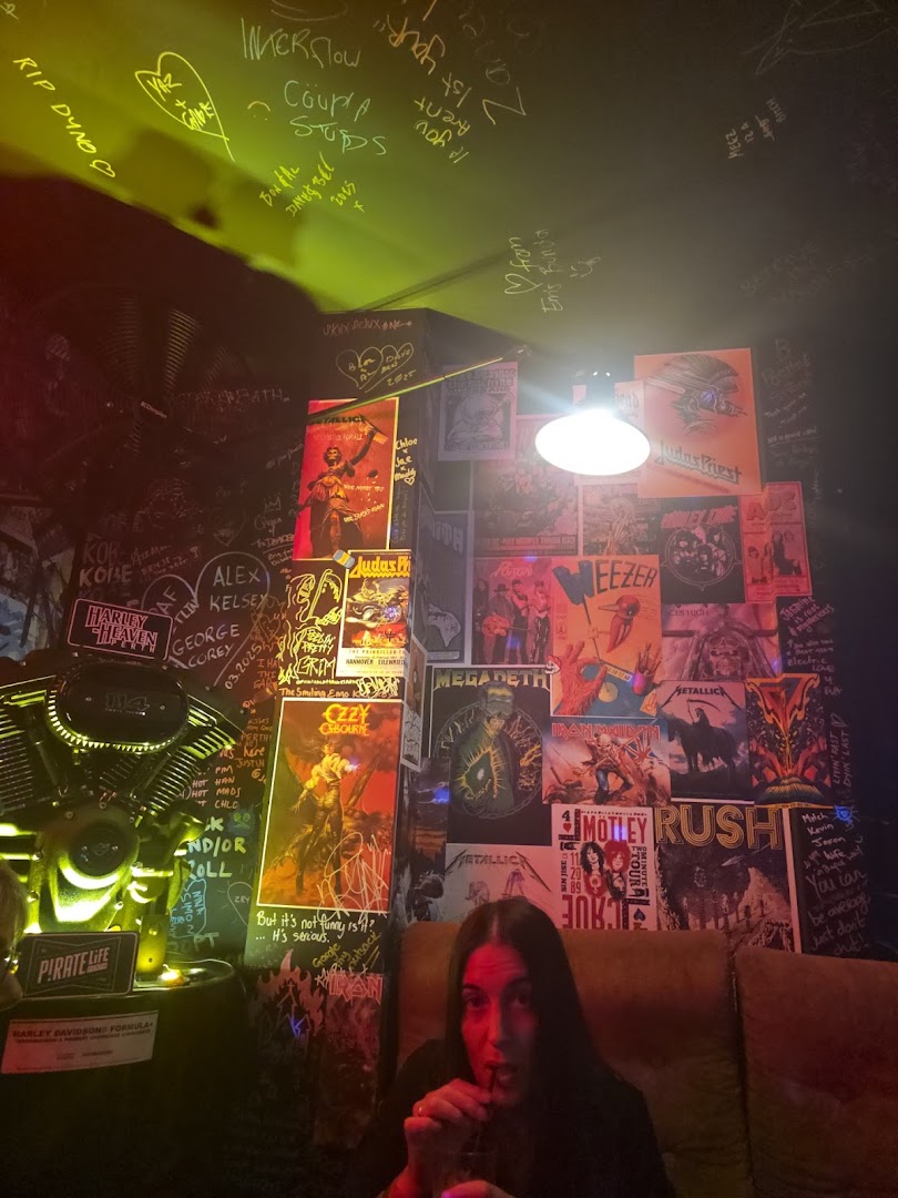 Deadbeat Bar: bar's unique atmosphere