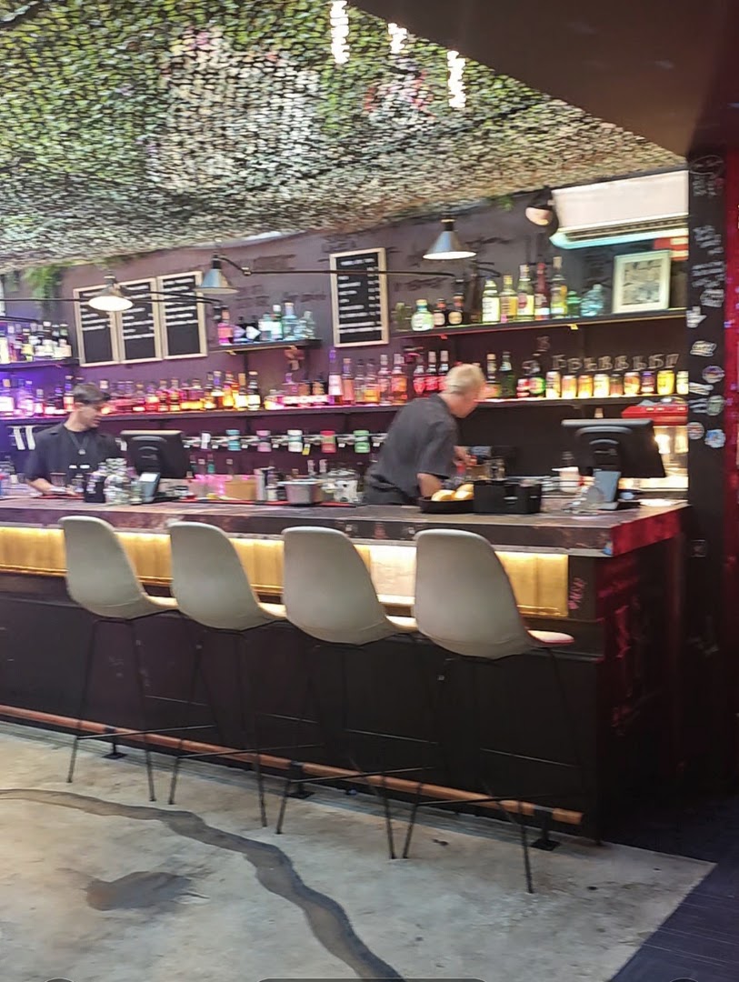 Deadbeat Bar: clear shot of bar atmosphere