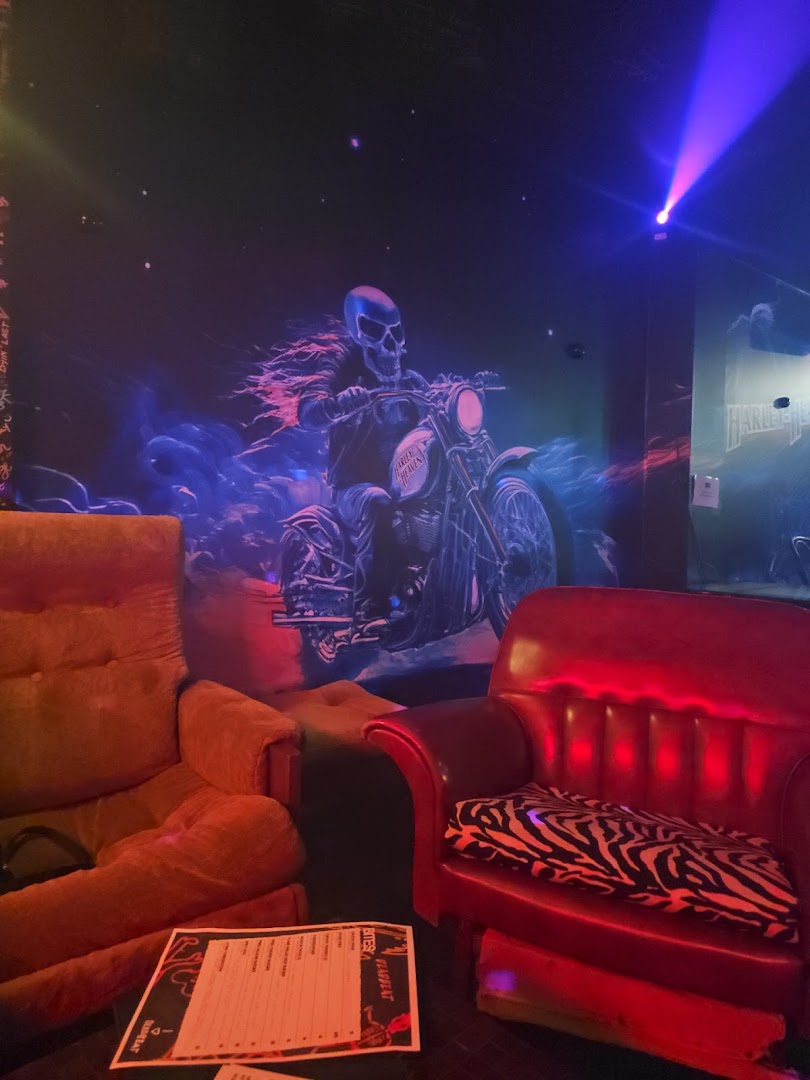 Deadbeat Bar: venue atmosphere and decor