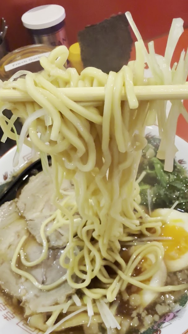 Ginza Nana Alley: appetizing close-up of ramen noodles