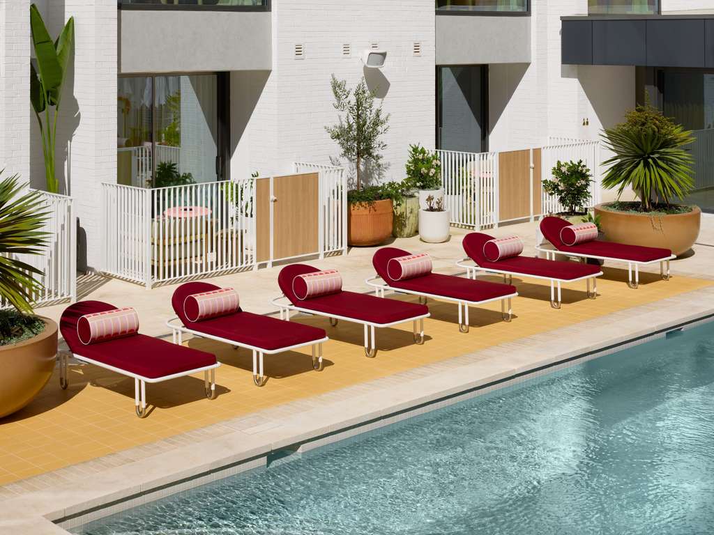 Hyde Perth: high quality hotel pool area