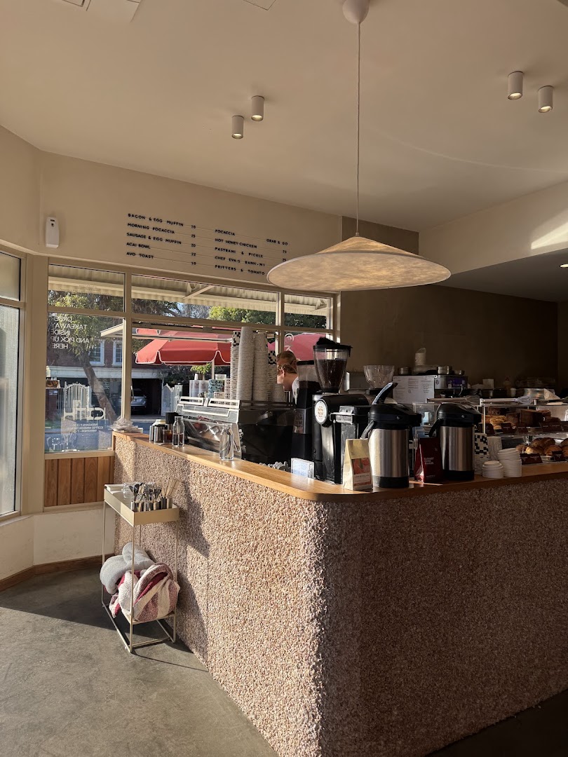 Kith Eatery: clear, inviting interior atmosphere