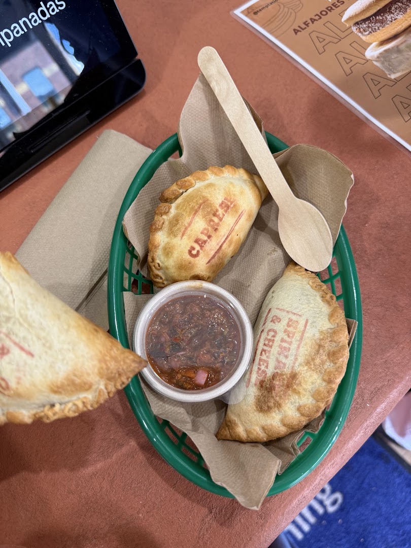 Pinos Empanadas: appetizing photo of restaurant food