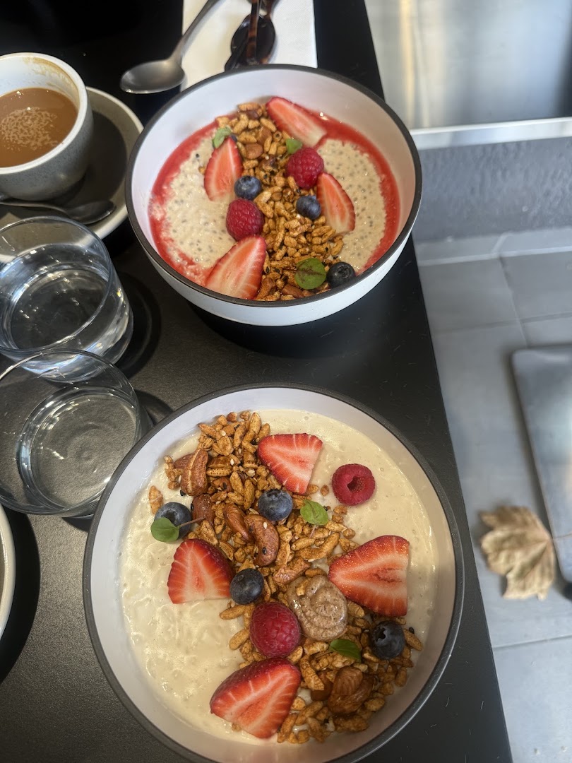 Algorithm: appetizing photo of food served