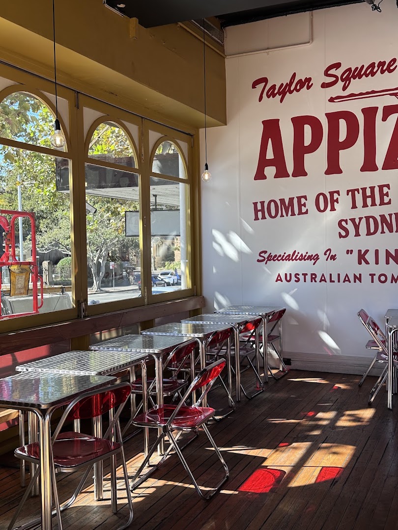 Appizza: attractive, well-lit interior atmosphere