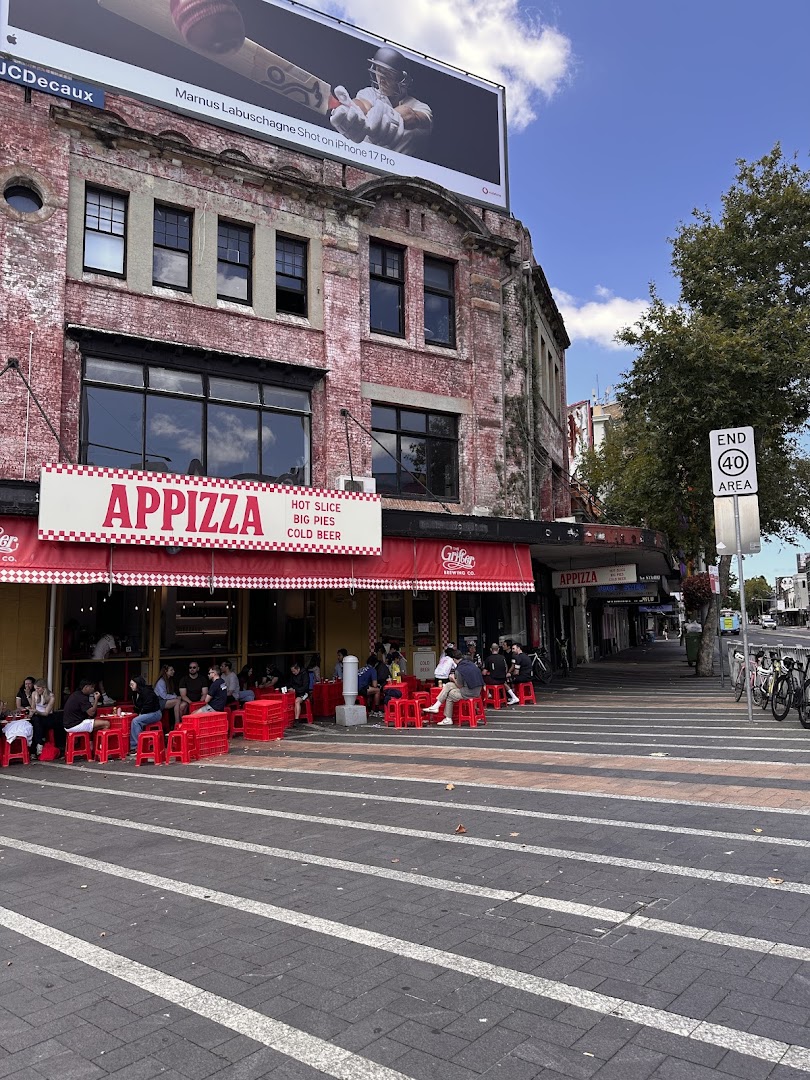 Appizza: clear shot of restaurant exterior